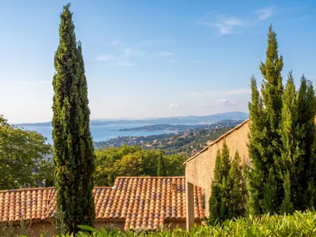 Appartement 45 m² à Roquebrune-sur-Argens, piscine partagée et vue montagne : photo 23