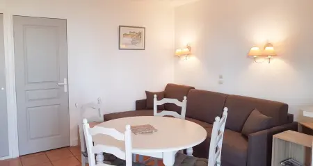 Appartement 45 m² à Roquebrune-sur-Argens, piscine partagée et vue montagne : photo 24