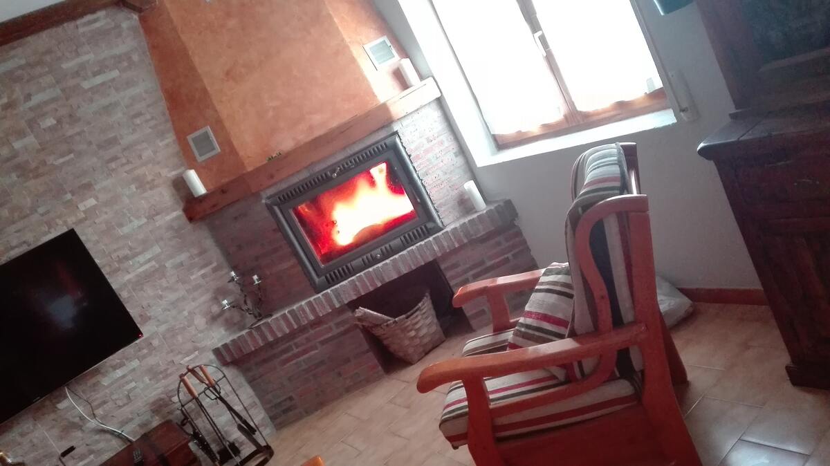 Maison familiale à Peral de Arlanza avec jardin clôturé et barbecue - Photo 2