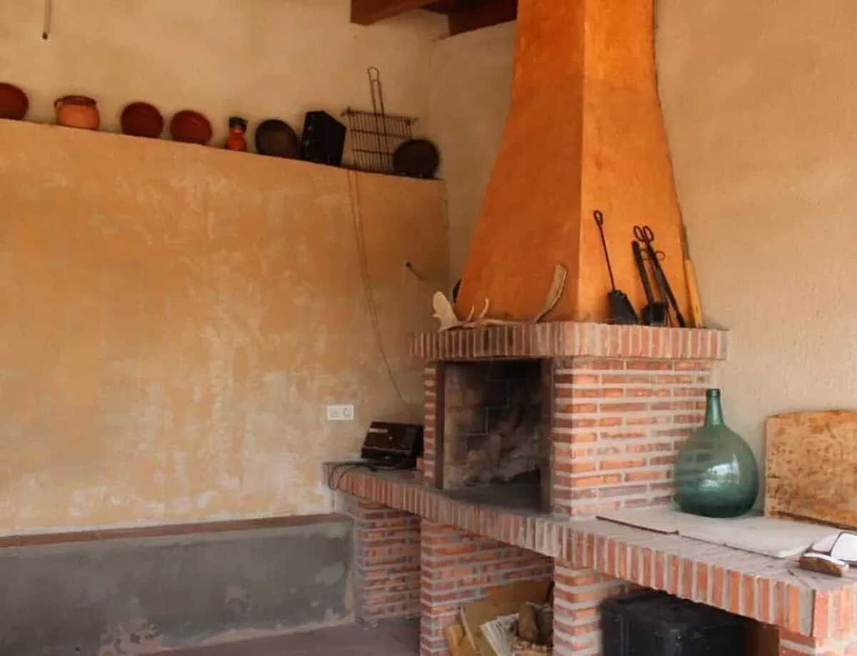 Maison familiale à Peral de Arlanza avec jardin clôturé et barbecue - Photo 8