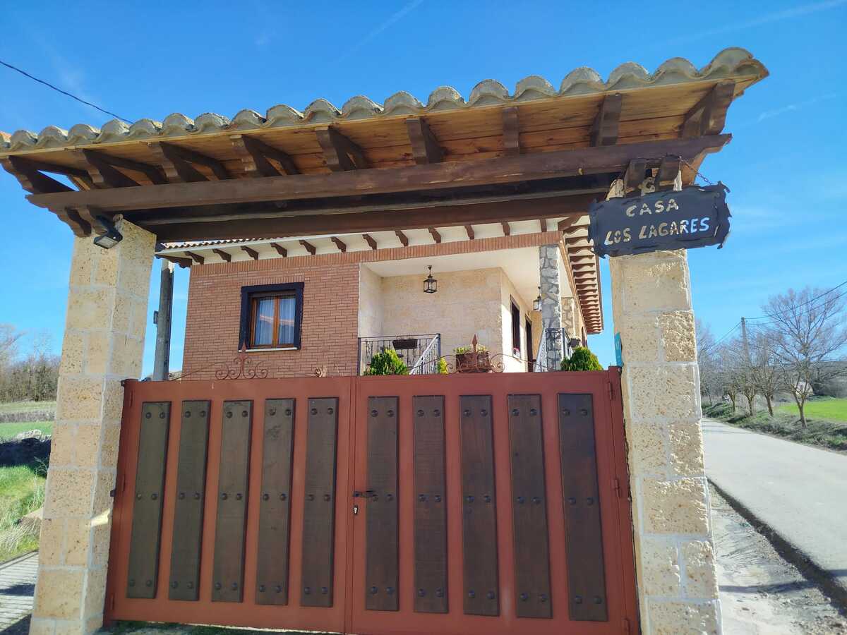 Maison familiale à Peral de Arlanza avec jardin clôturé et barbecue - Photo 19