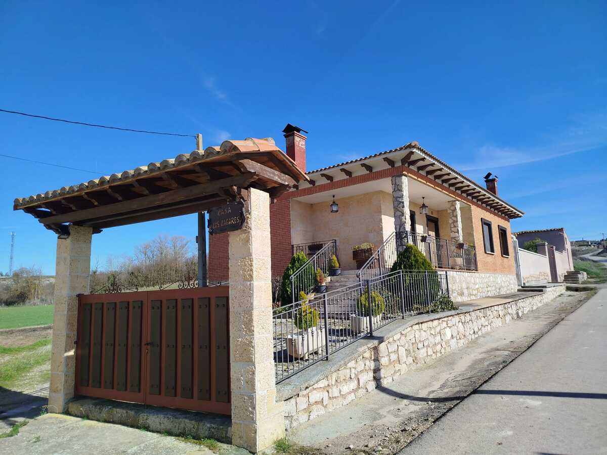 Maison familiale à Peral de Arlanza avec jardin clôturé et barbecue - Photo 22