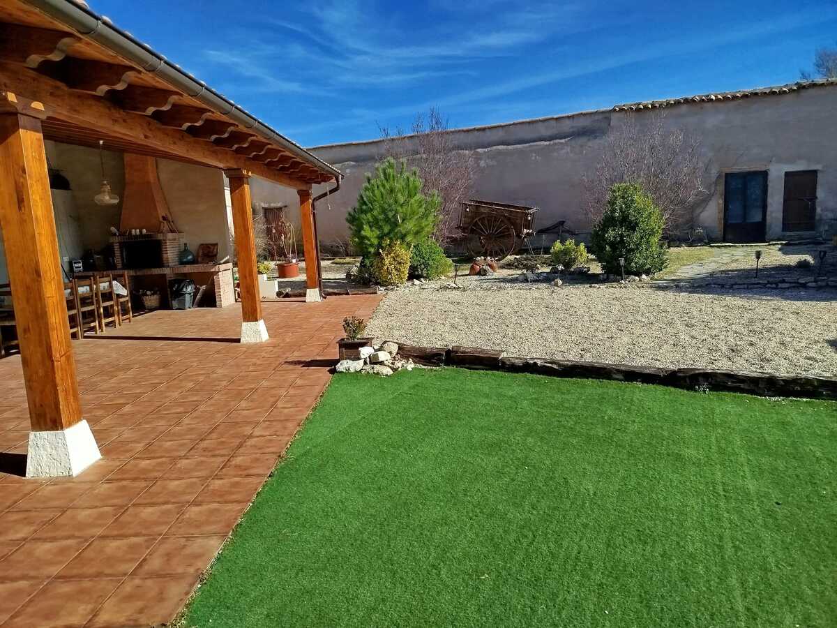Maison familiale à Peral de Arlanza avec jardin clôturé et barbecue - Photo 41