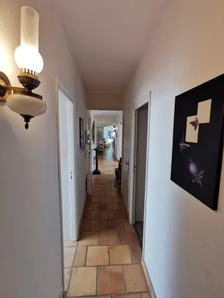 Villa avec piscine privée et jardin clos à La Croix-Valmer : photo 24