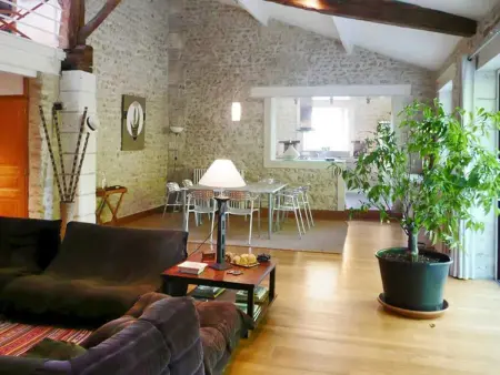 Maison avec piscine privée et jardin clos à Bellon, 8 personnes : photo 6