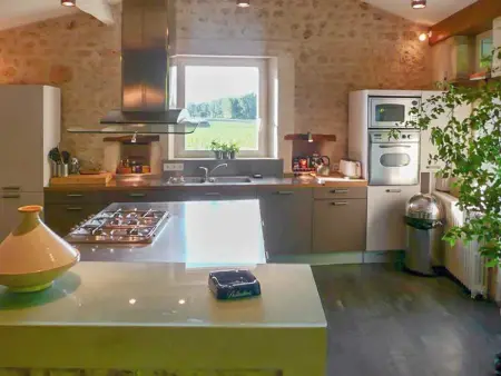 Maison avec piscine privée et jardin clos à Bellon, 8 personnes : photo 9
