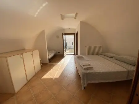 Maison confortable avec jardin clôturé - Surano - Cheminée - Photo 20