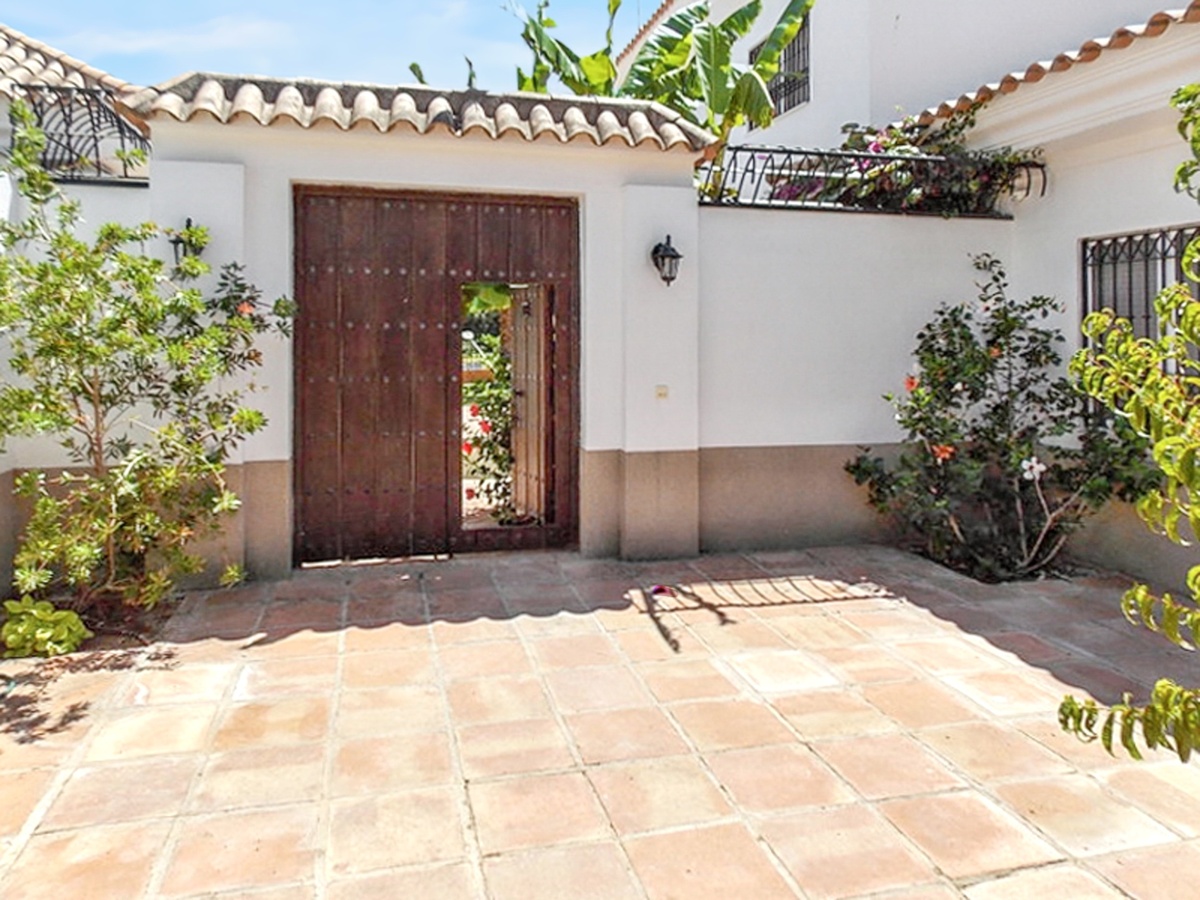 Villa 6 pers. à Nuevo Portil : piscine et jardin - Photo 3