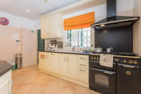 Villa moderne à Loulé avec piscine privée vue montagne, 6 pers. : photo 8