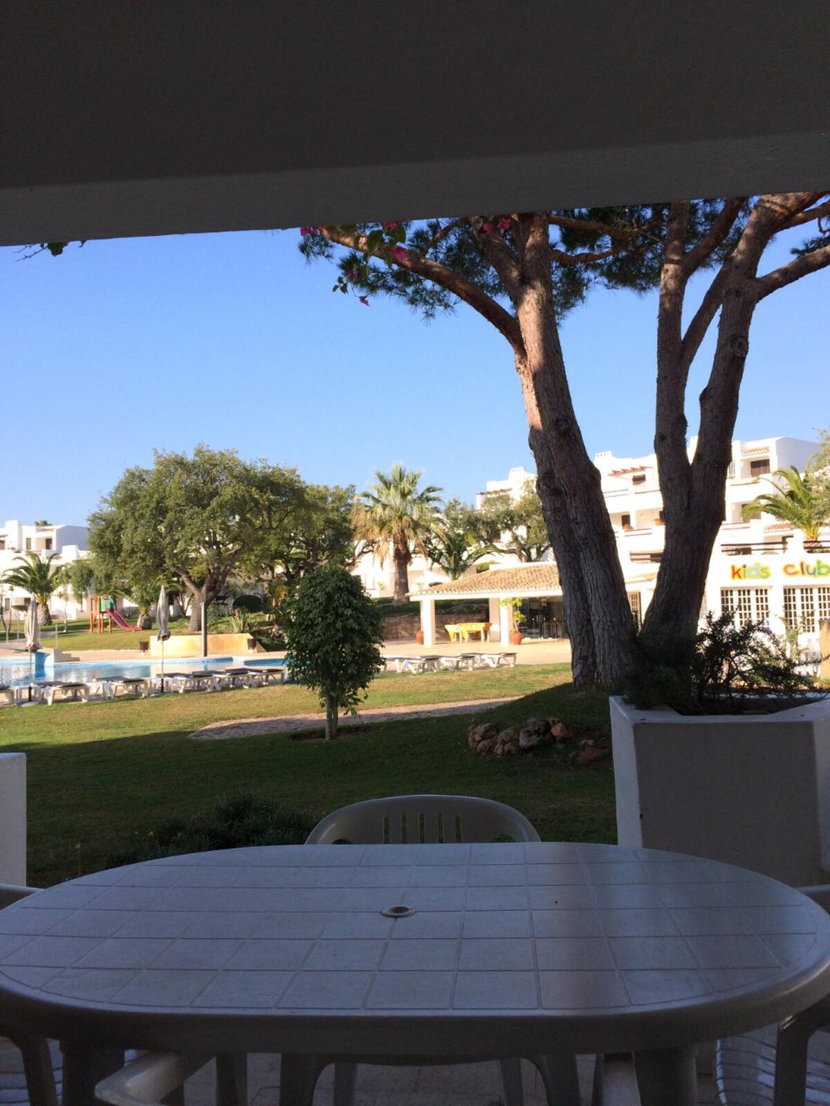 Appartement spacieux à Olhos de Água de 130 m² avec piscine - Photo 3