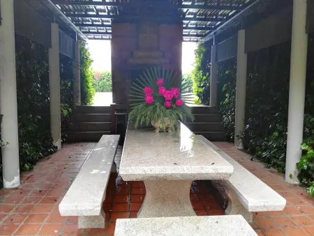 Maison avec piscine et jardin à Congosto, 4 chambres pour 8 : photo 3