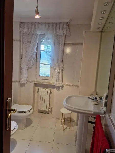 Maison avec piscine et jardin à Congosto, 4 chambres pour 8 : photo 32