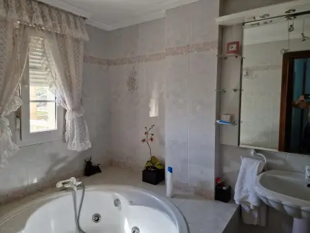 Maison avec piscine et jardin à Congosto, 4 chambres pour 8 : photo 34