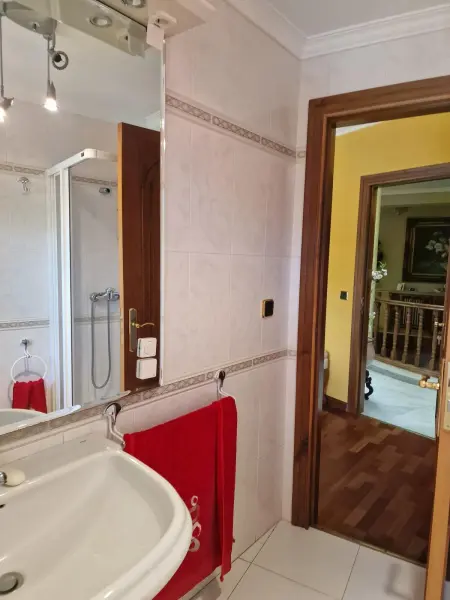 Maison avec piscine et jardin à Congosto, 4 chambres pour 8 : photo 52