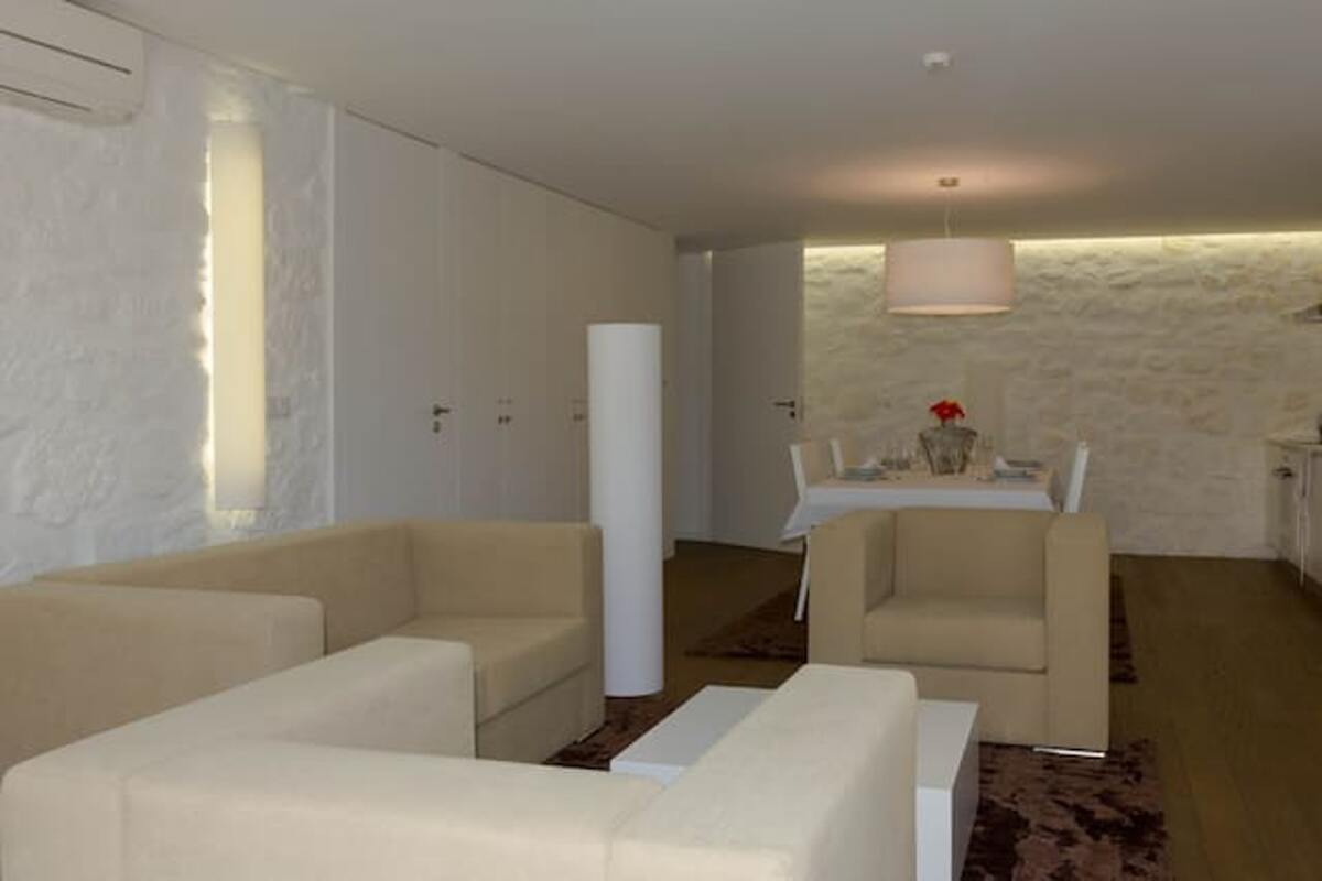Maison de charme avec cheminée et terrasse barbecue - Photo 3