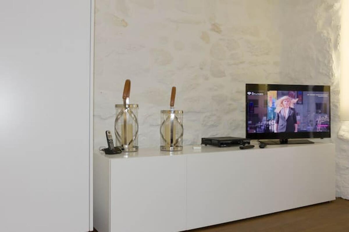 Maison de charme avec cheminée et terrasse barbecue - Photo 12
