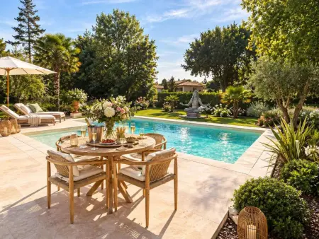 Villa de charme à Ribérac, piscine privée et jardin clos : photo 2