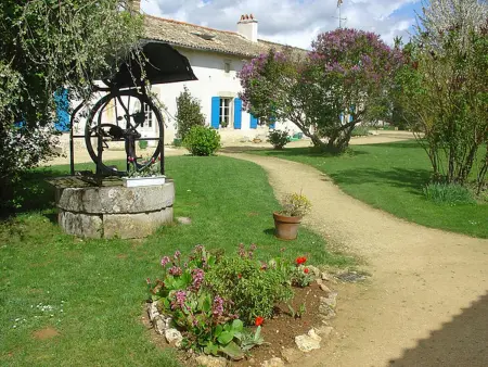 Maison de charme à Saint-Vincent-la-Châtre avec piscine partagée - Photo 5