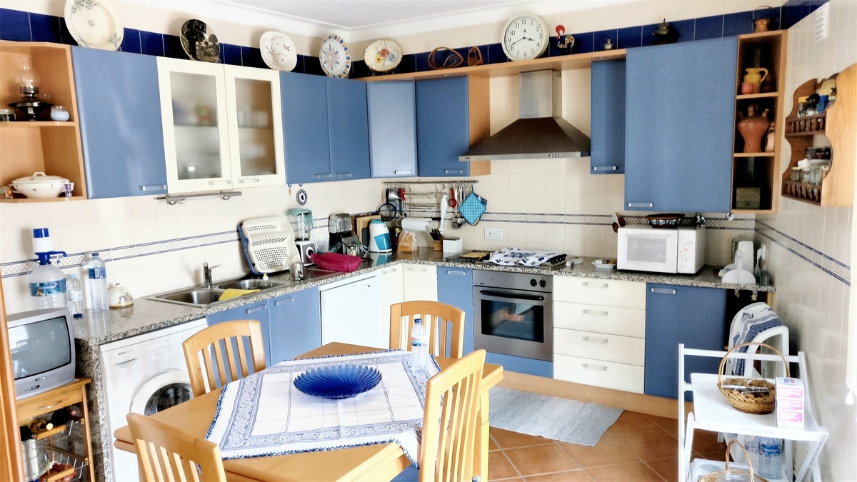 Maison 100 m² avec jardin clos à Lourinhã, proche plage - Photo 2