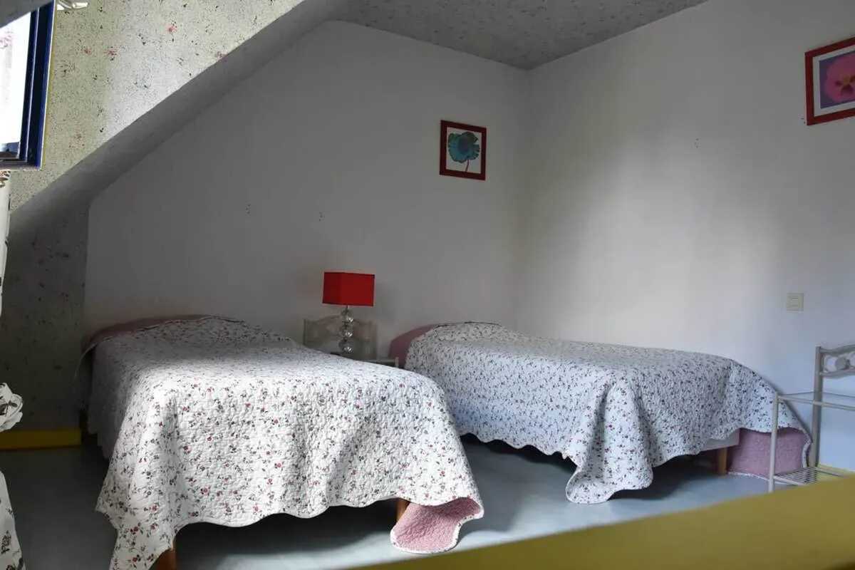 Maison 5 chambres avec jardin clôturé à Courtils - Photo 10