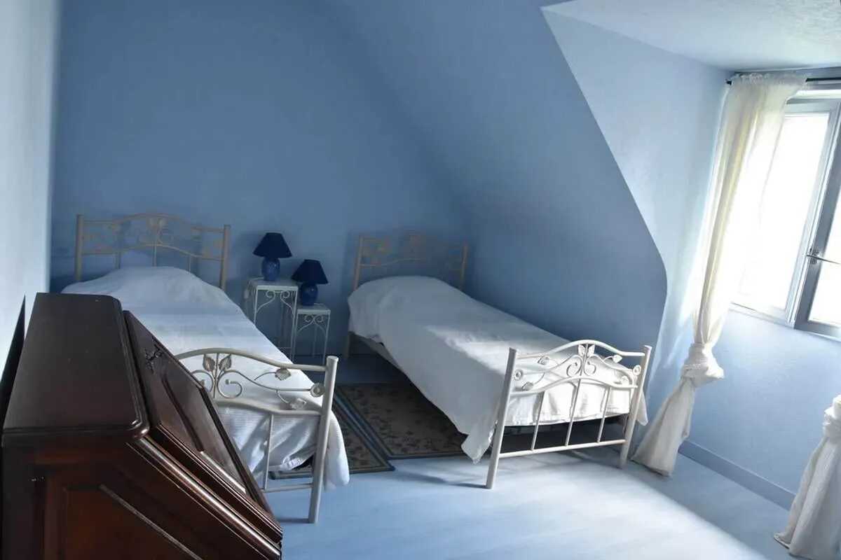 Maison 5 chambres avec jardin clôturé à Courtils - Photo 12