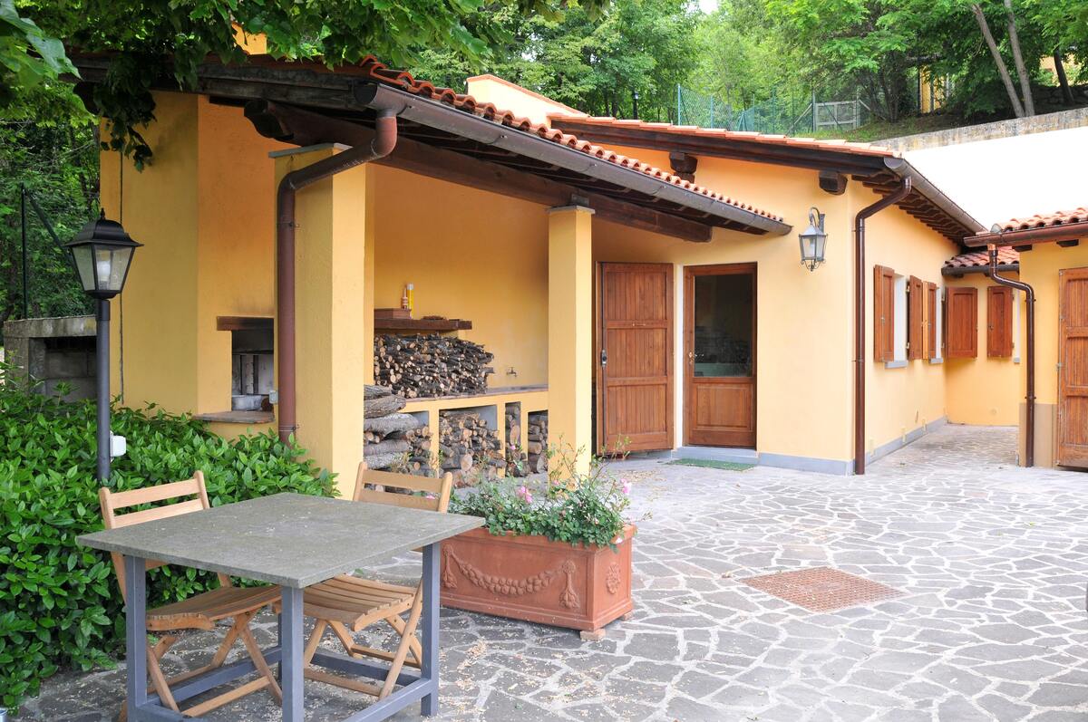 Maison 1 chambre avec piscine et vue montagne à Gattaia - Photo 1