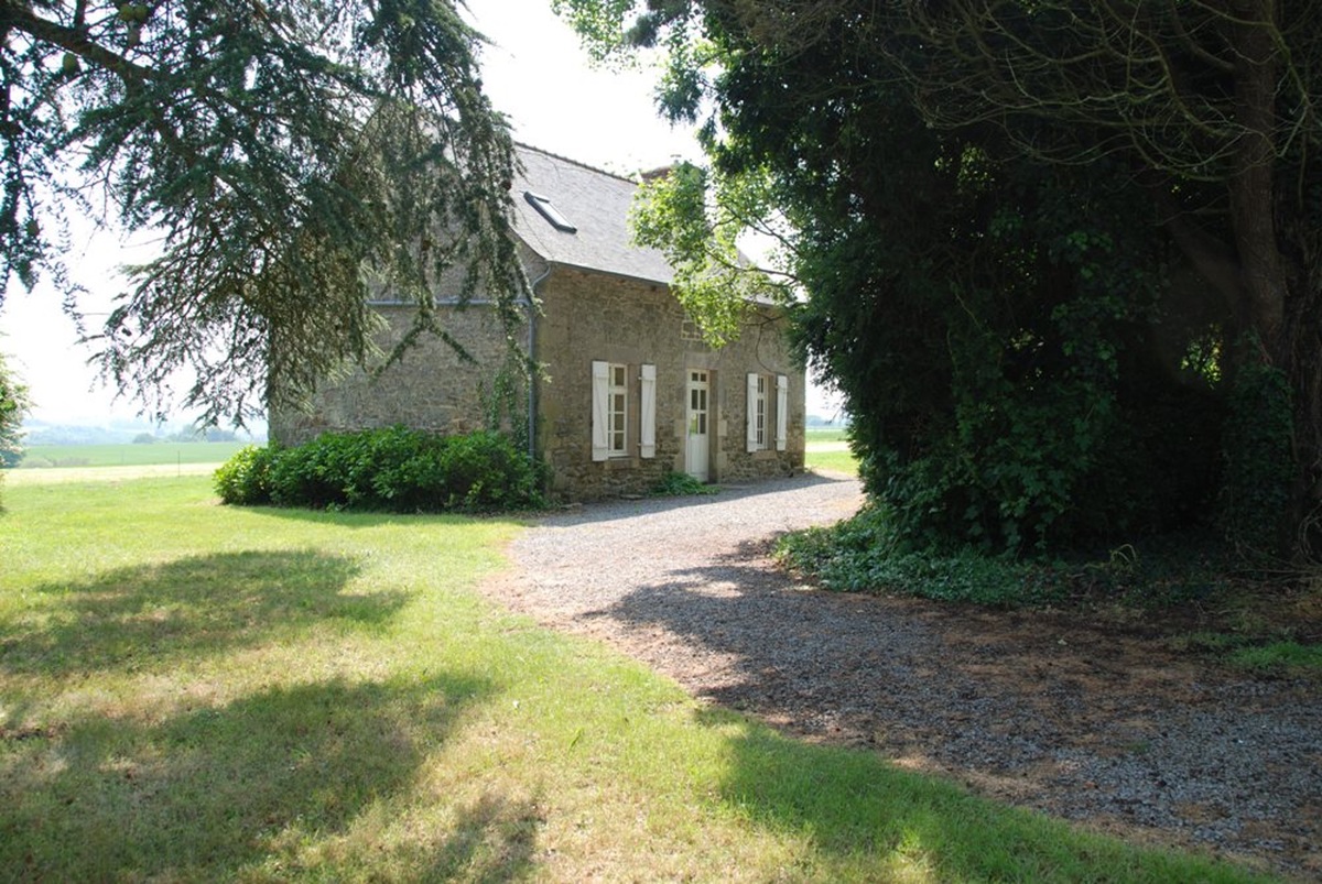 Maison 110 m² avec jardin et barbecue à Jugon-les-Lacs - Photo 2