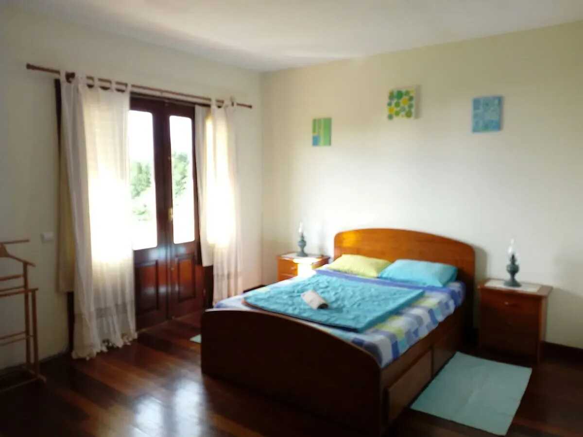 Maison 269 m² à Santa Cruz, jardin clôturé et vue mer - Photo 3