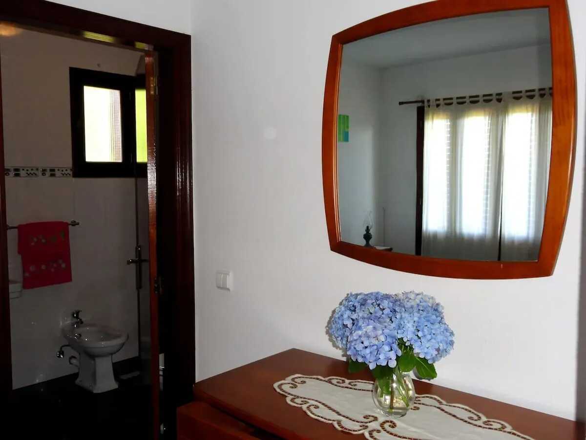 Maison 269 m² à Santa Cruz, jardin clôturé et vue mer - Photo 5