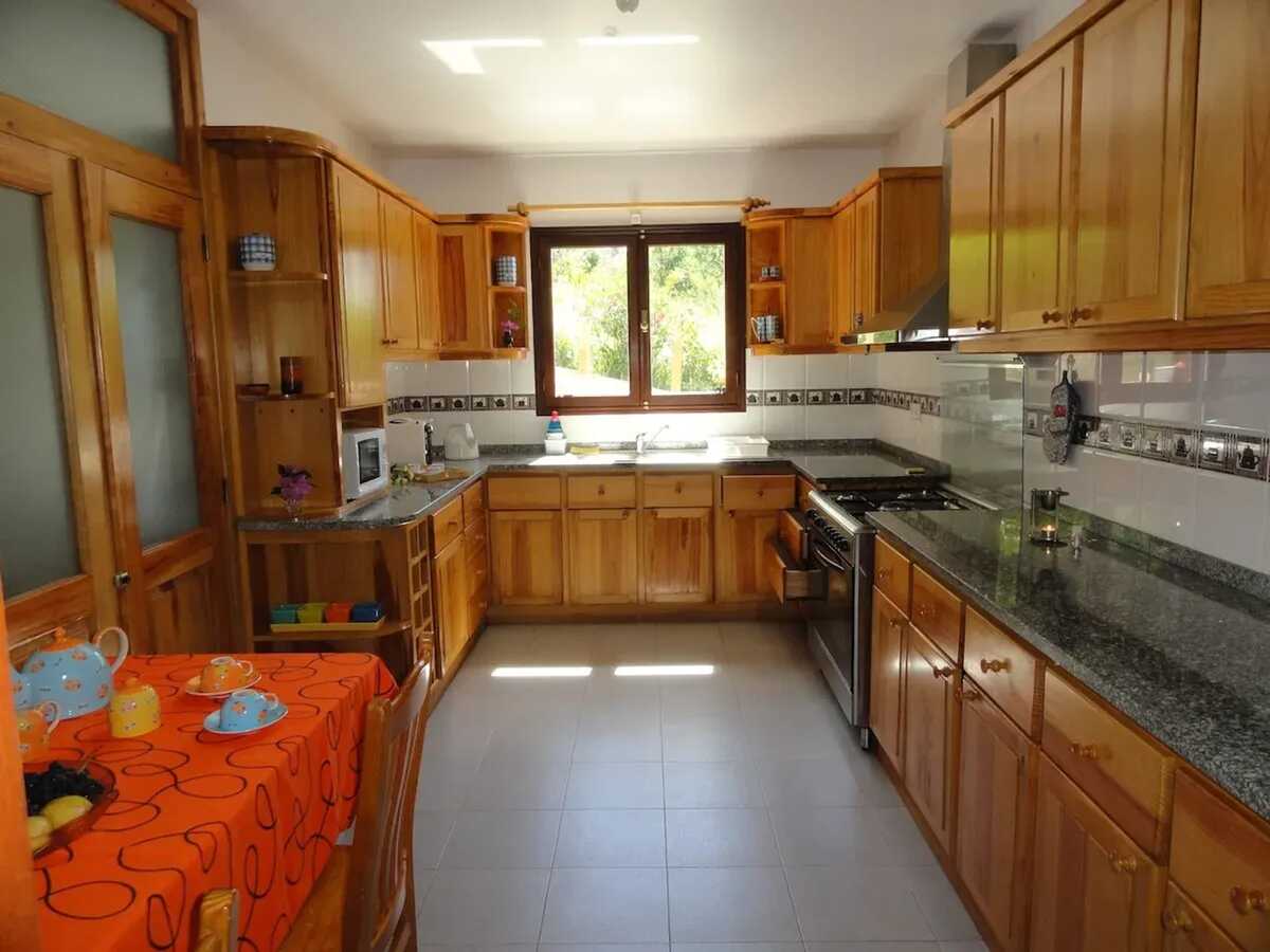 Maison 269 m² à Santa Cruz, jardin clôturé et vue mer - Photo 34