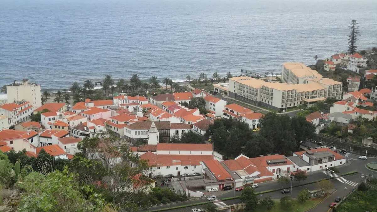 Maison 269 m² à Santa Cruz, jardin clôturé et vue mer - Photo 35