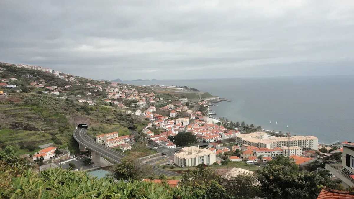 Maison 269 m² à Santa Cruz, jardin clôturé et vue mer - Photo 36