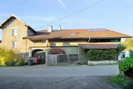 Location maison à Échenans, Maison accueillante avec jardin proche dÉchenans.