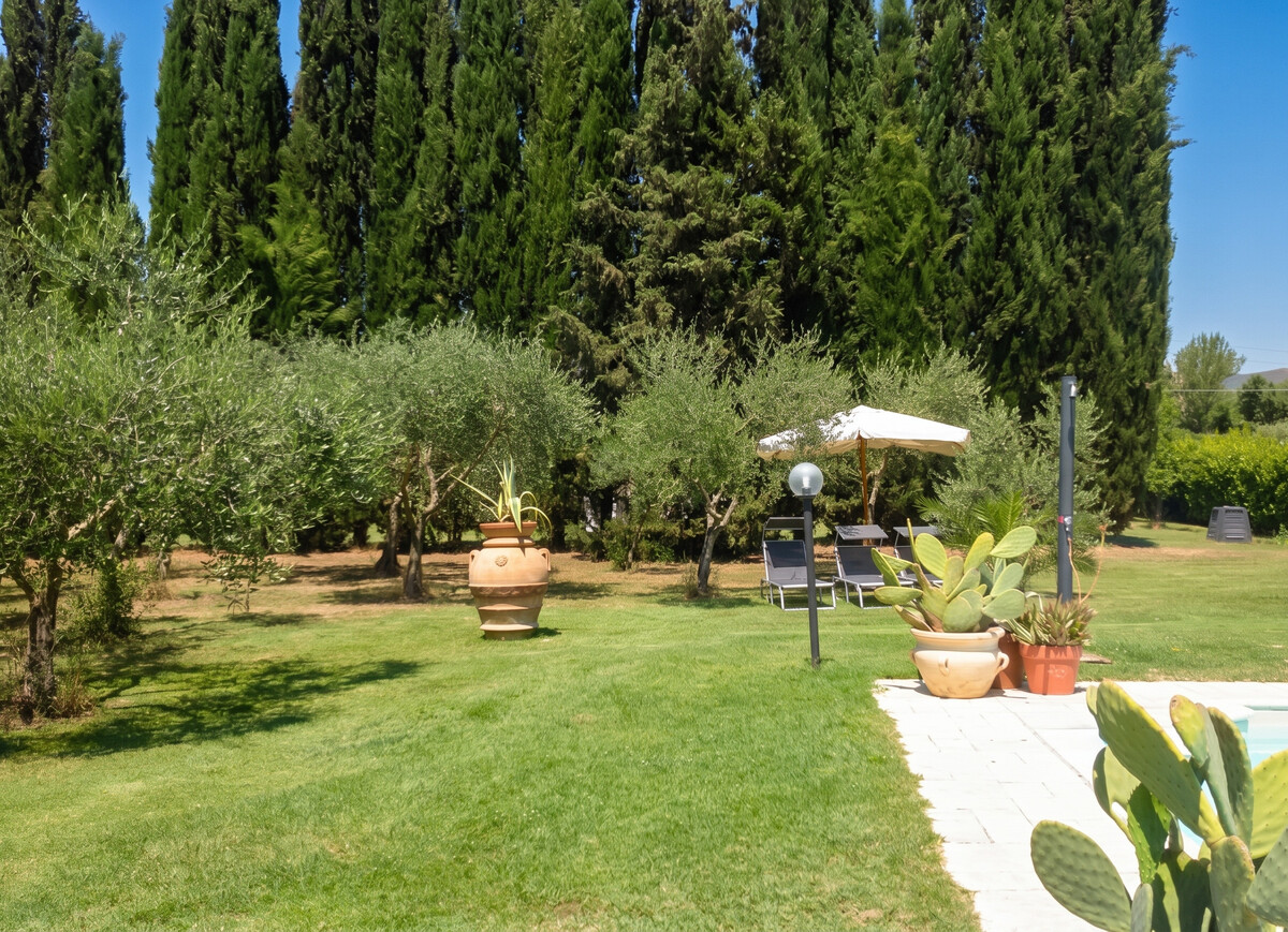 Villa pittoresque à Pise avec terrasse et piscine partagée. - Photo 9