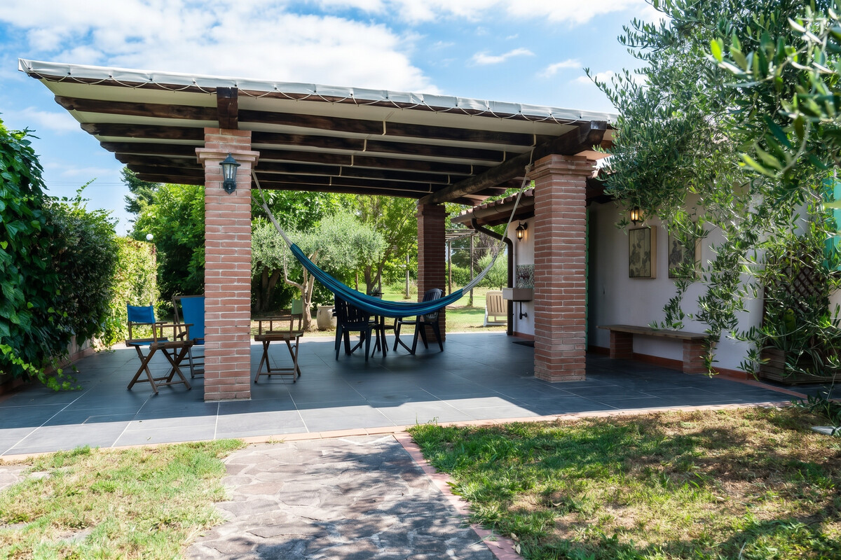 Villa pittoresque à Pise avec terrasse et piscine partagée. - Photo 11
