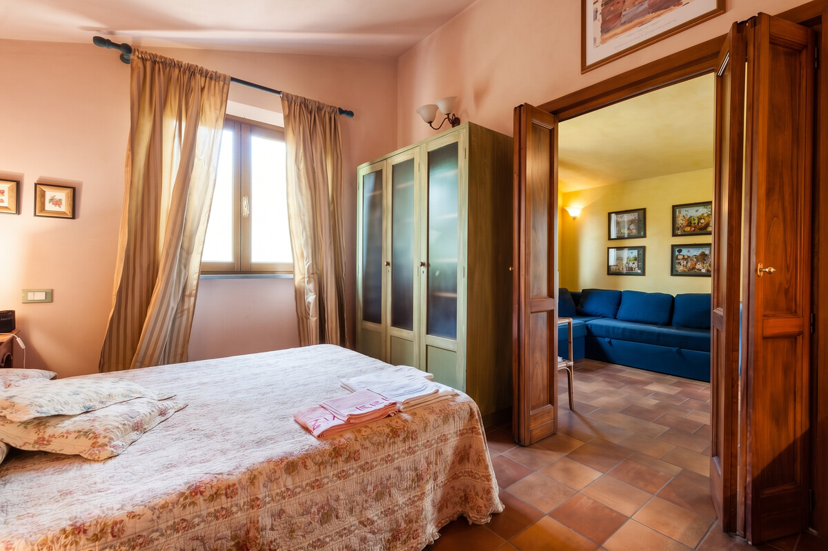 Villa pittoresque à Pise avec terrasse et piscine partagée. - Photo 12