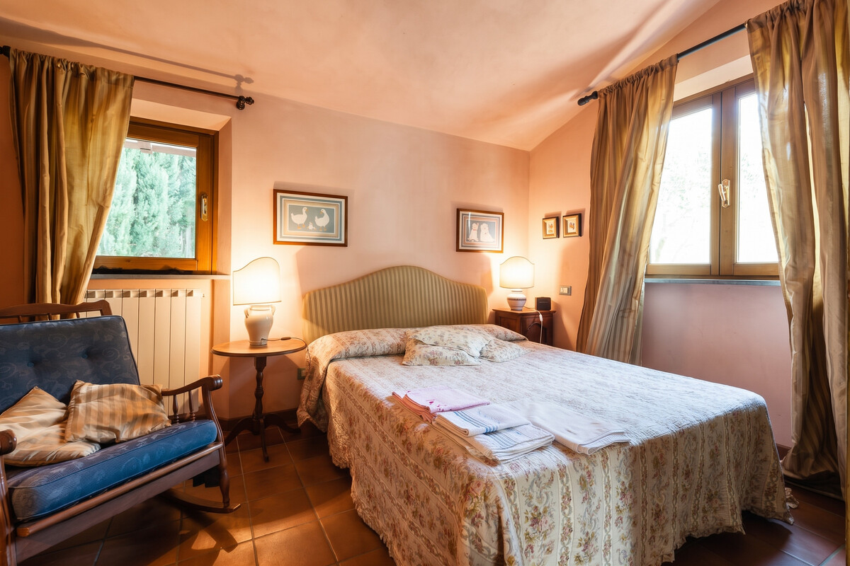 Villa pittoresque à Pise avec terrasse et piscine partagée. - Photo 13