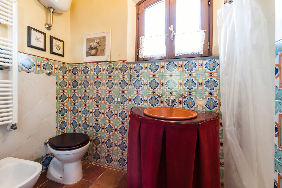 Villa pittoresque à Pise avec terrasse et piscine partagée. - Photo 15