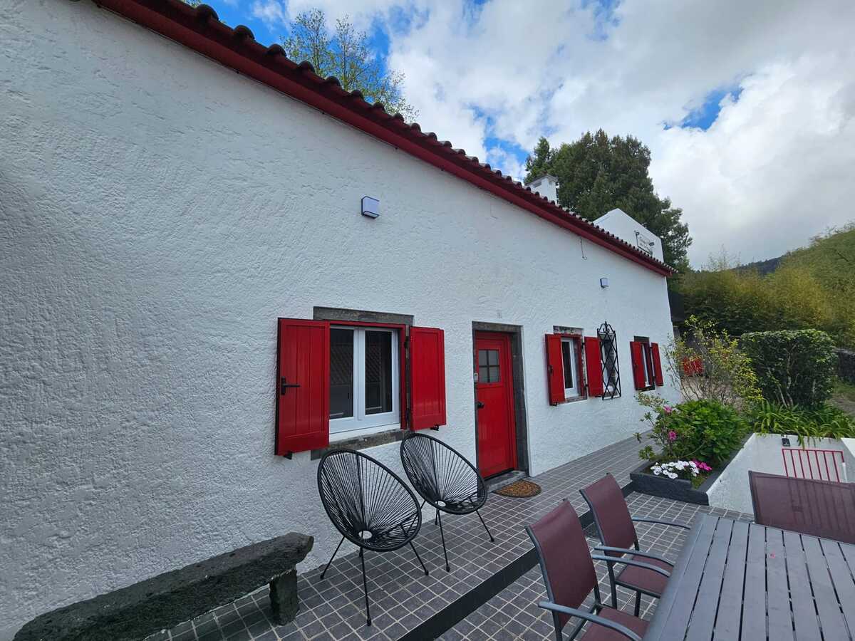 Maison 4 personnes à Furnas avec cheminée et vue montagne - Photo 17
