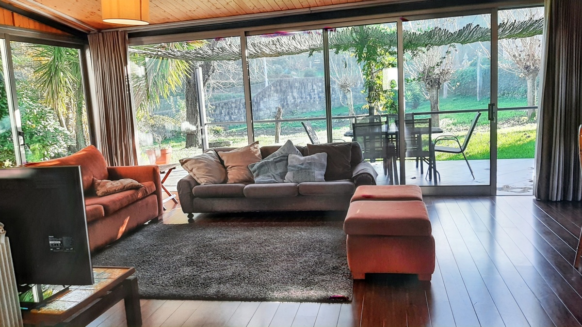 Maison 176 m² à Covelas, piscine partagée et vue montagne - Photo 5