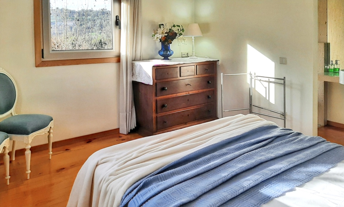 Maison 176 m² à Covelas, piscine partagée et vue montagne - Photo 22