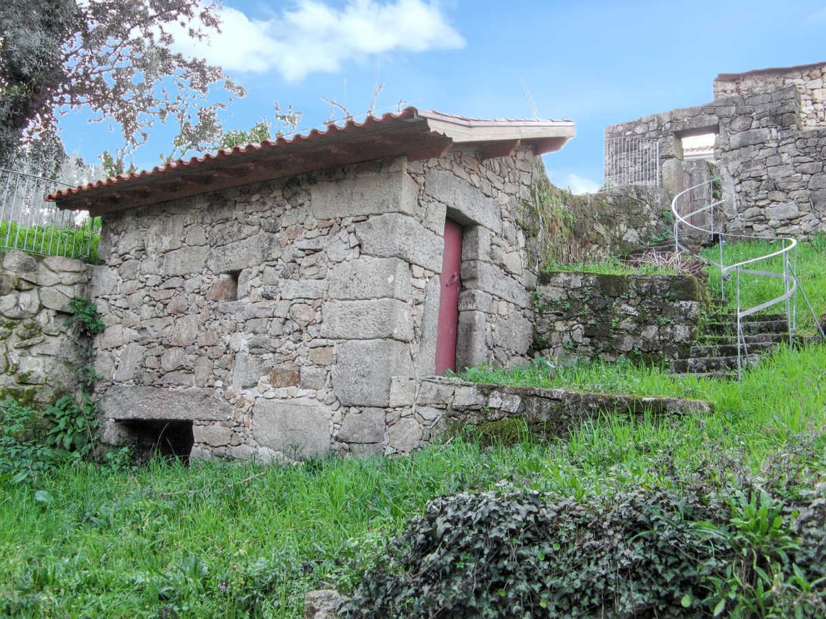 Maison 176 m² à Covelas, piscine partagée et vue montagne - Photo 40