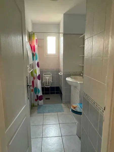 Maison accueillante à Gémozac - 100 m² avec jardin fertile. - Photo 18