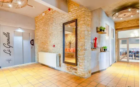 Villa Florenville 50 pers. avec piscine privée et 17 chambres : photo 18