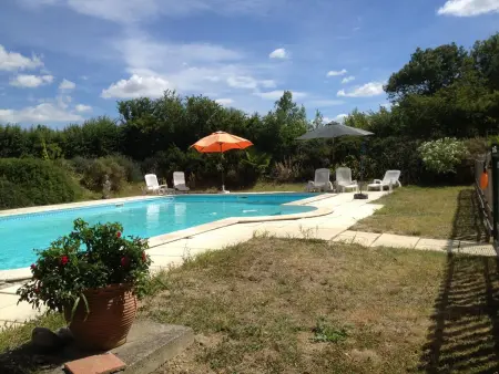 Location chateau à Cailhau, Manoir enchanteur à Cailhau avec piscine privée sécurisée