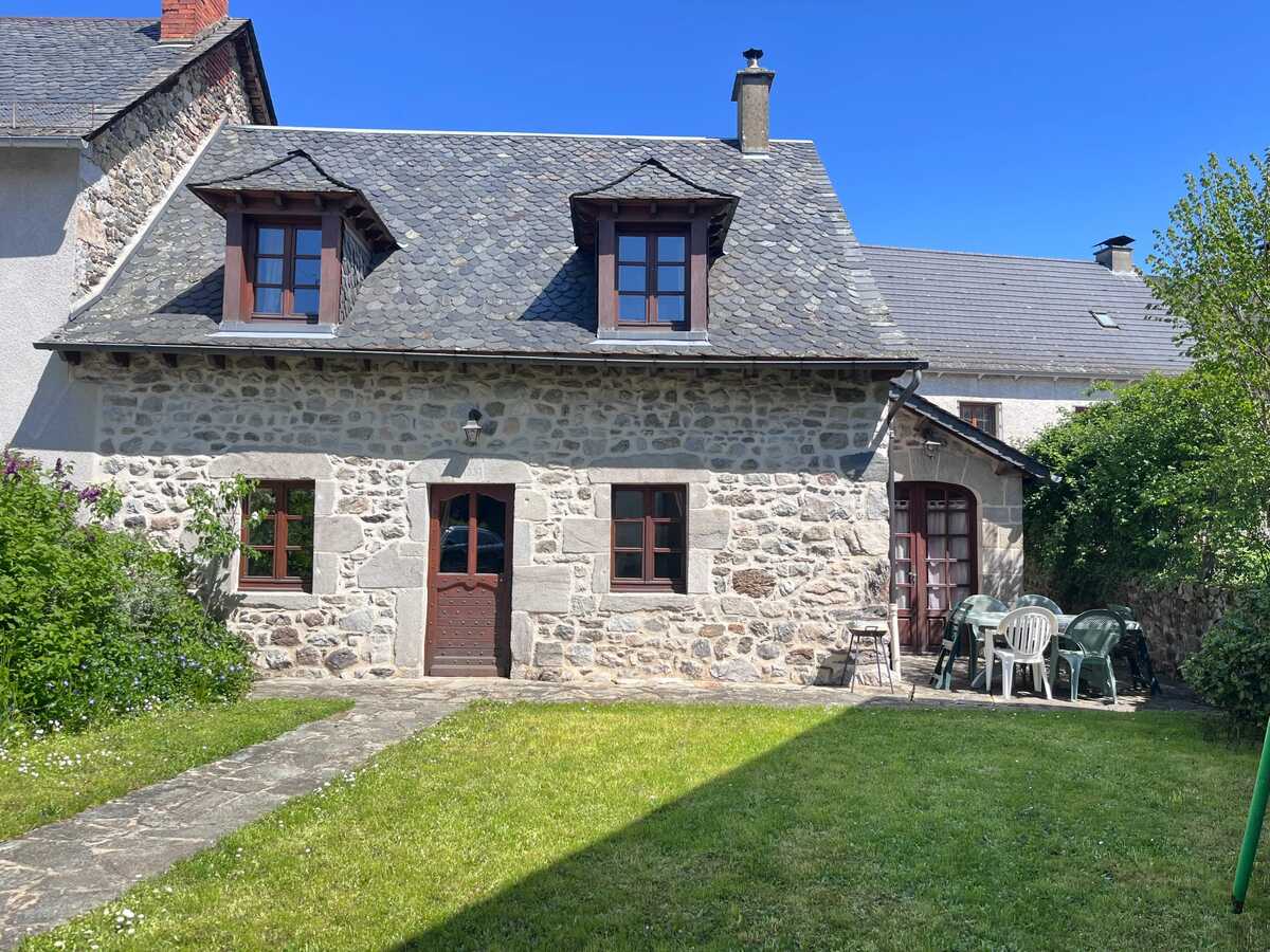 Maison 6 pers. à Lanobre, jardin clos & barbecue - Photo 1