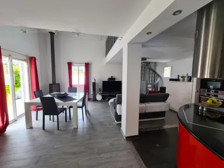 Villa élégante avec piscine privée à Ollioules, 2 chambres : photo 4