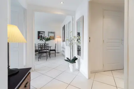Appartement de charme à Cannes, 3 chambres et terrasse vue ville : photo 3
