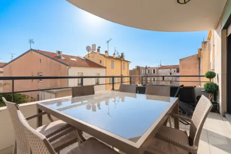 Appartement de charme à Cannes, 3 chambres et terrasse vue ville : photo 8