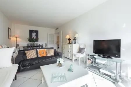 Appartement de charme à Cannes, 3 chambres et terrasse vue ville : photo 9